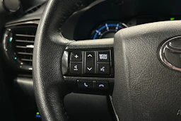 harmaa Toyota Hilux 2021 kuva 10.