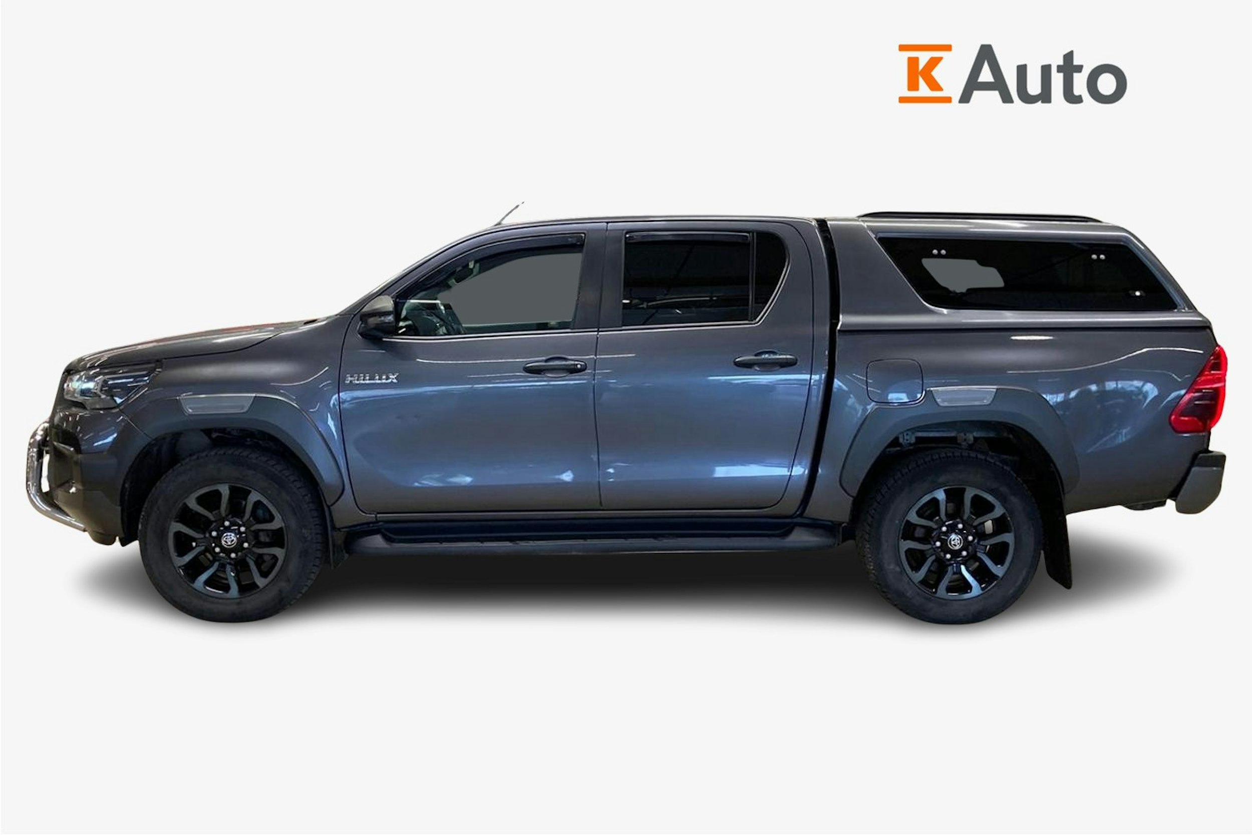 Musta Toyota Hilux 2021 kuva 6.