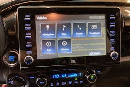 Musta Toyota Hilux 2021 kuva 28.