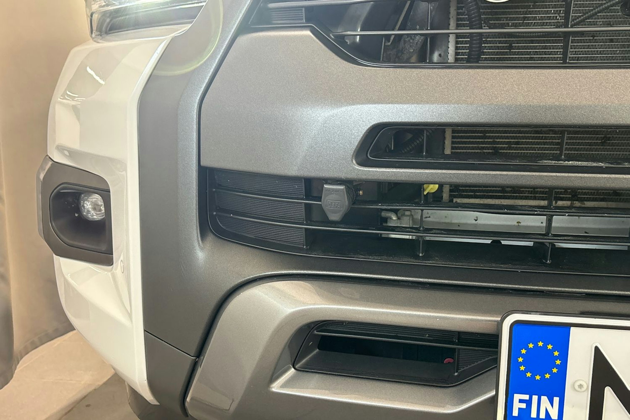 valkoinen Toyota Hilux 2021 kuva 24.