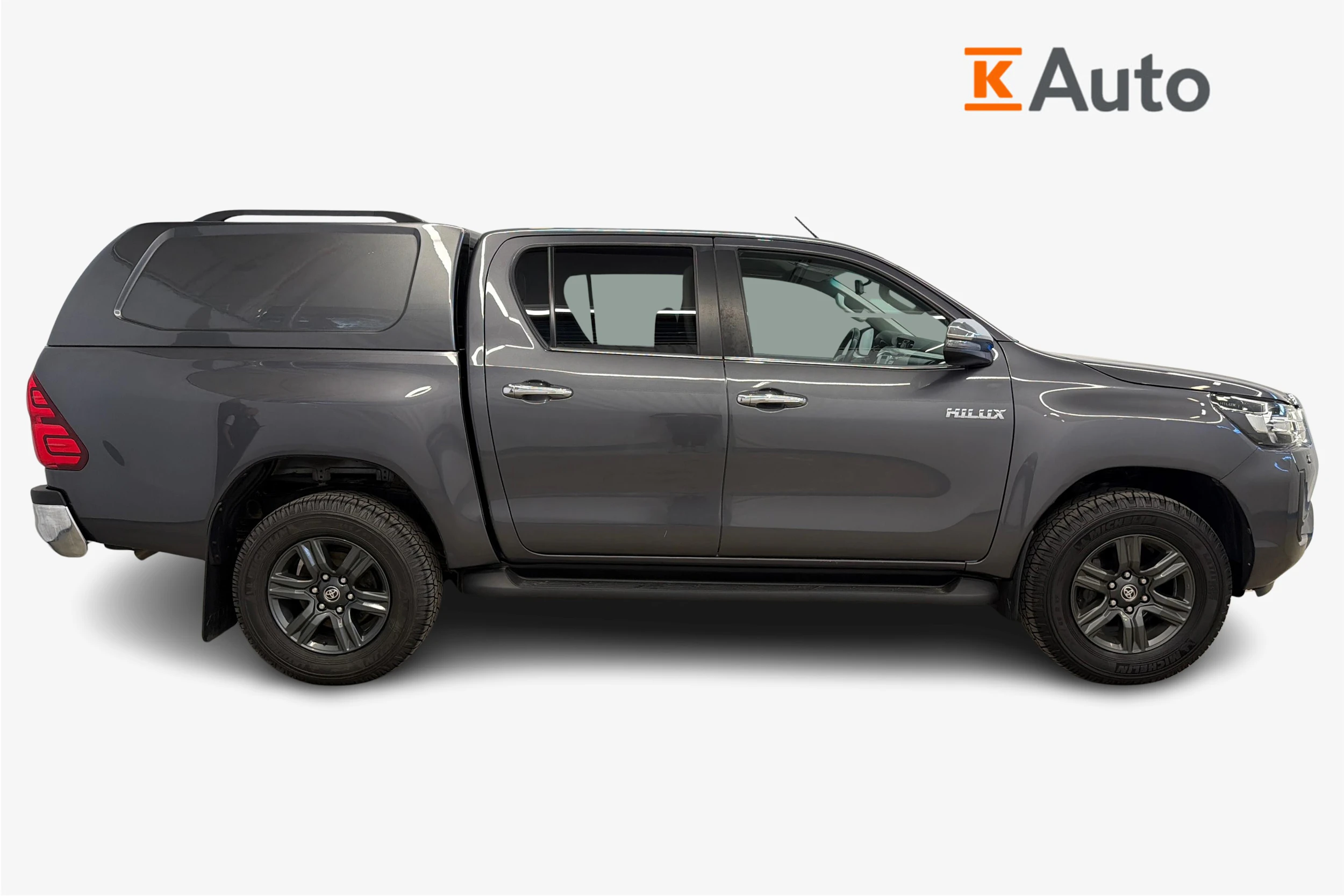 harmaa Toyota Hilux 2021 kuva 5.