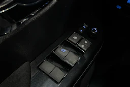 harmaa Toyota Hilux 2021 kuva 9.