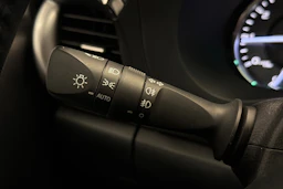harmaa Toyota Hilux 2021 kuva 11.