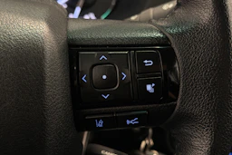 harmaa Toyota Hilux 2021 kuva 14.
