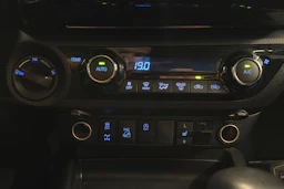 harmaa Toyota Hilux 2021 kuva 21.