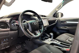 met. harmaa Toyota Hilux 2021 kuva 8.