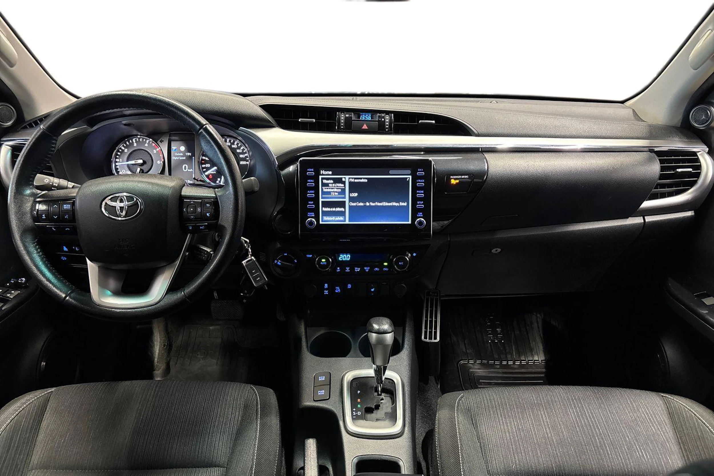 met. harmaa Toyota Hilux 2021 kuva 9.