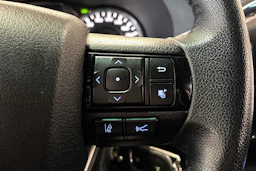 met. harmaa Toyota Hilux 2021 kuva 20.