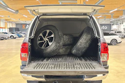 met. harmaa Toyota Hilux 2021 kuva 30.