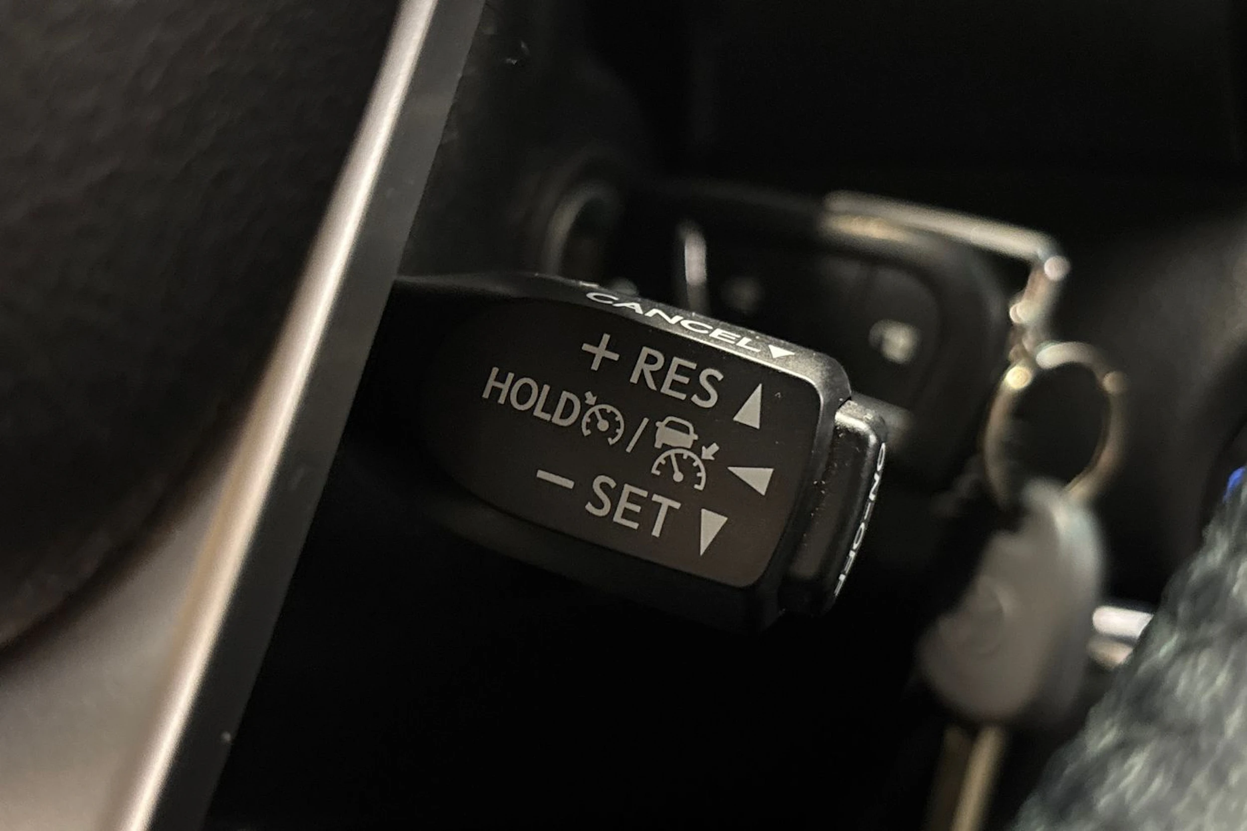 harmaa Toyota Hilux 2021 kuva 21.