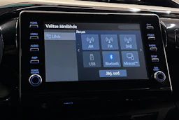harmaa Toyota Hilux 2021 kuva 24.