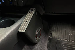 harmaa Toyota Hilux 2021 kuva 28.