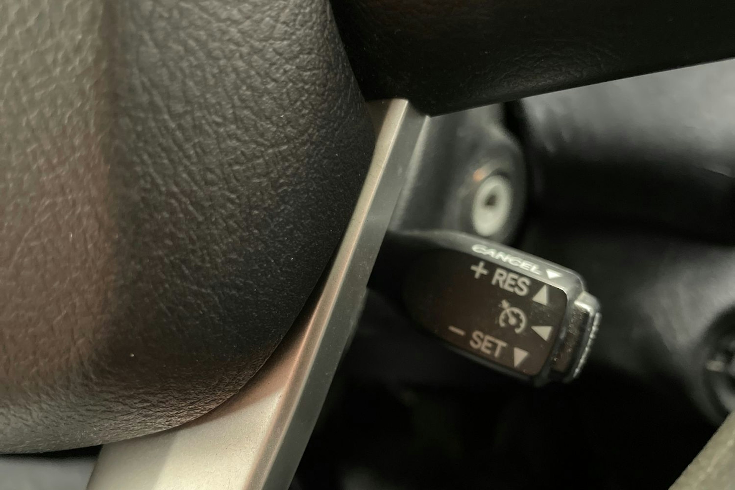 valkoinen Toyota Hilux 2021 kuva 29.