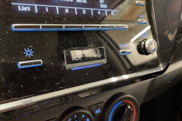 valkoinen Toyota Hilux 2021 kuva 34.
