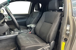 ruskea (beige) Toyota Hilux 2021 kuva 10.