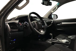 moniväri Toyota Hilux 2022 kuva 3.