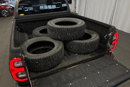 moniväri Toyota Hilux 2022 kuva 5.