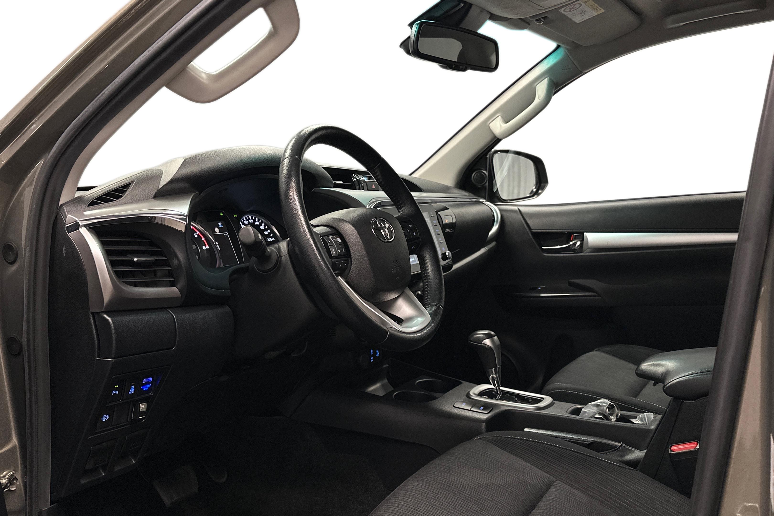 Toyota Hilux 2022, kuva 6/22