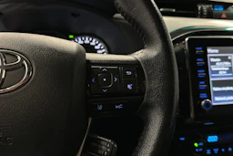 moniväri Toyota Hilux 2022 kuva 10.