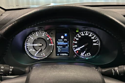 moniväri Toyota Hilux 2022 kuva 11.