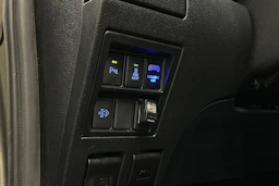 moniväri Toyota Hilux 2022 kuva 15.
