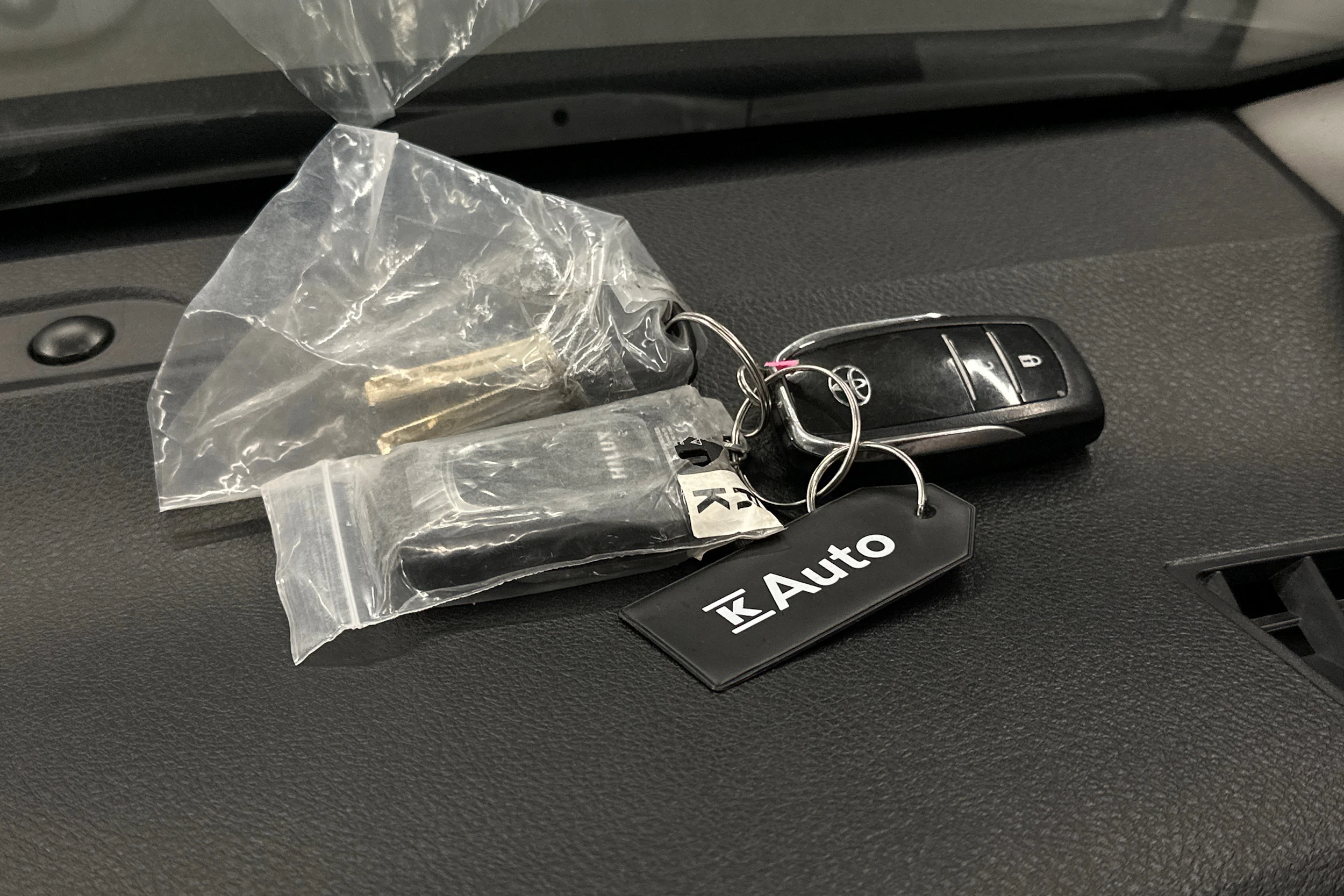 moniväri Toyota Hilux 2022 kuva 18.