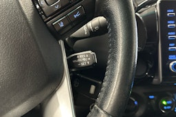 harmaa Toyota Hilux 2022 kuva 11.