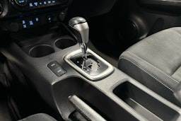 harmaa Toyota Hilux 2022 kuva 15.
