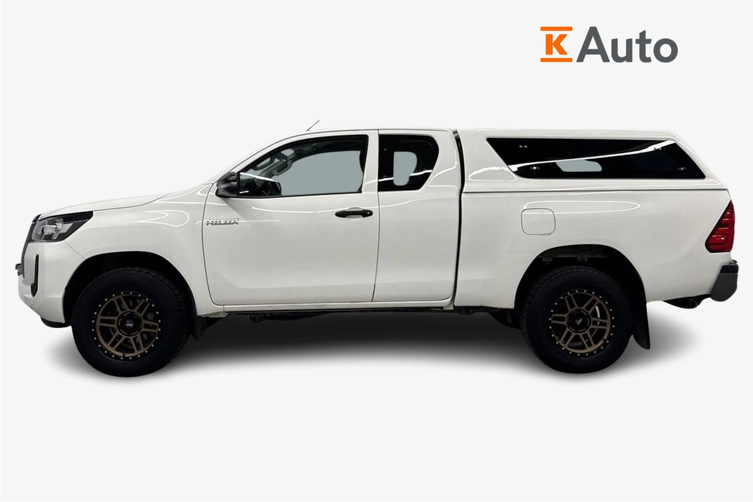 valkoinen Toyota Hilux 2022 kuva 7.