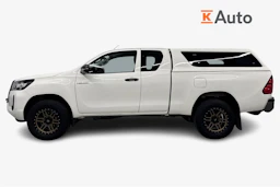 valkoinen Toyota Hilux 2022 kuva 7.