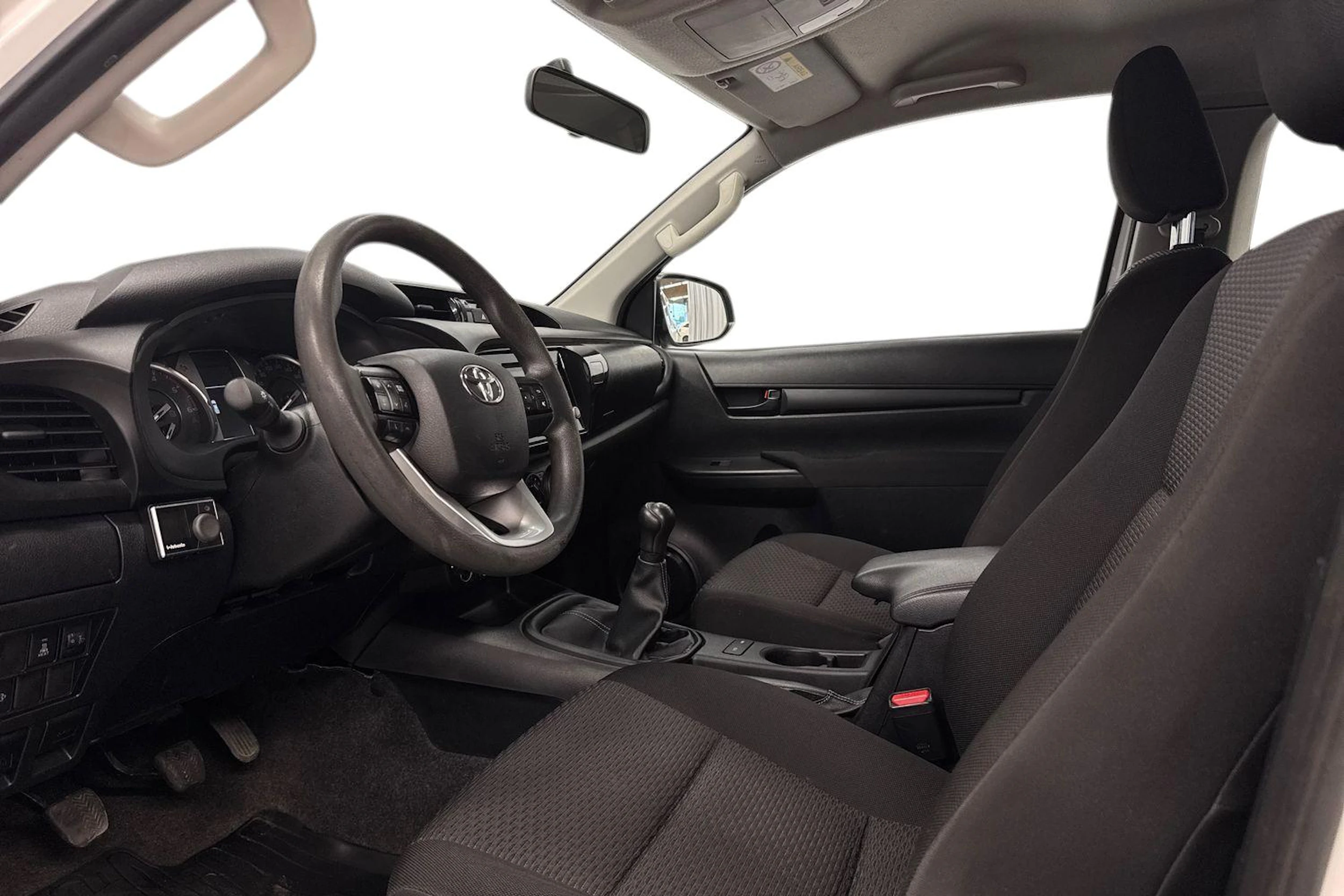 valkoinen Toyota Hilux 2022 kuva 8.