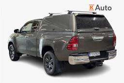 Ruskea (beige) Toyota Hilux 2022 kuva 2.