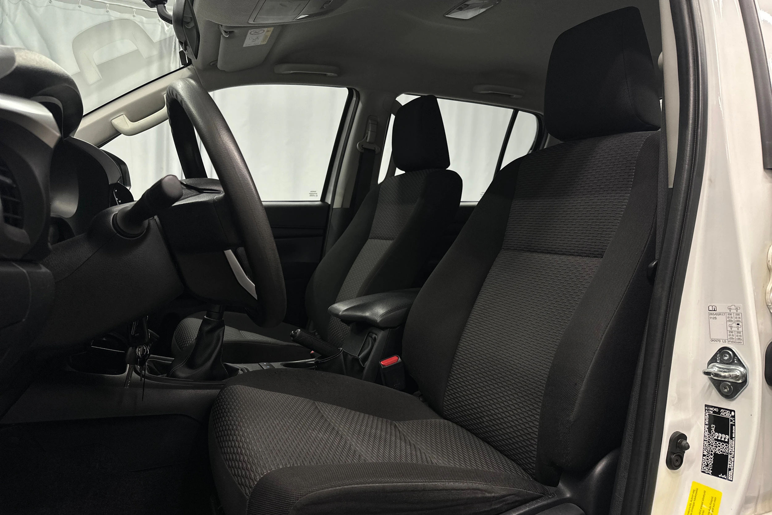 valkoinen Toyota Hilux 2022 kuva 14.