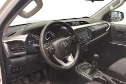 valkoinen Toyota Hilux 2022 kuva 3.
