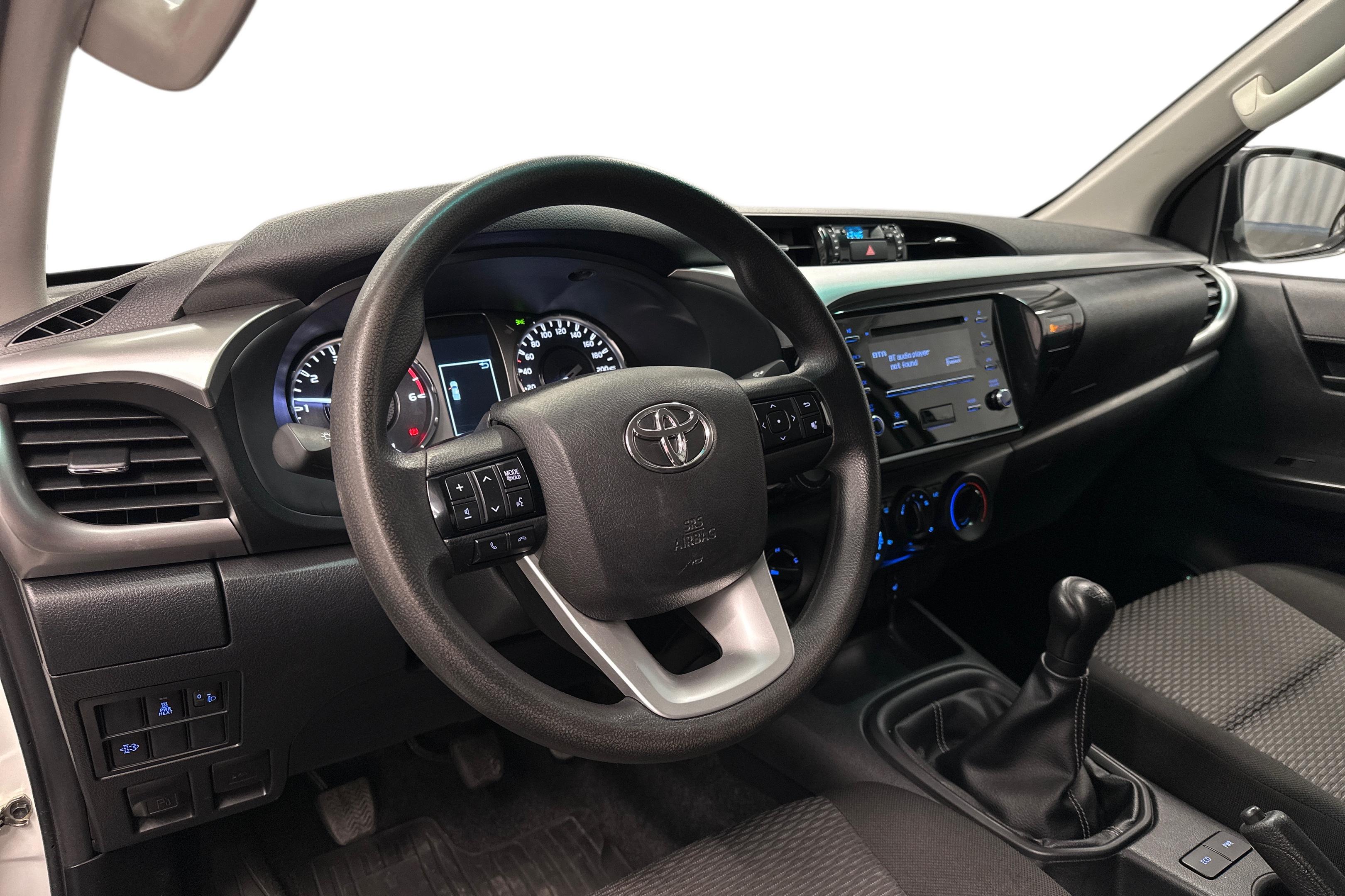 Toyota Hilux 2022, photo 6/31