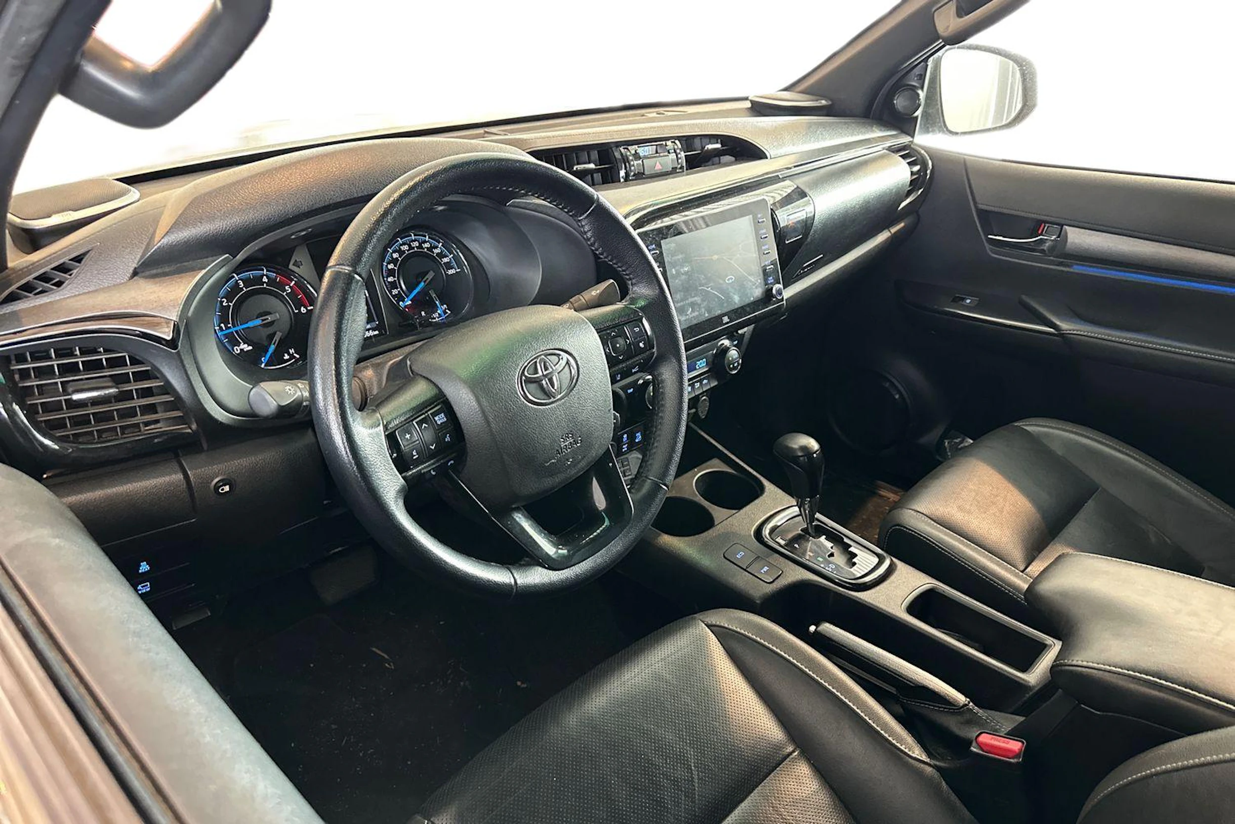 vihreä Toyota Hilux 2022 kuva 3.