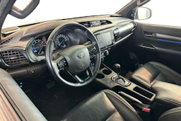 vihreä Toyota Hilux 2022 kuva 3.