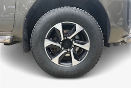 ruskea (beige) Toyota Hilux 2022 kuva 9.