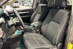 ruskea (beige) Toyota Hilux 2022 kuva 12.