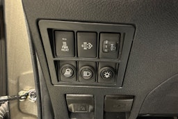 ruskea (beige) Toyota Hilux 2022 kuva 15.