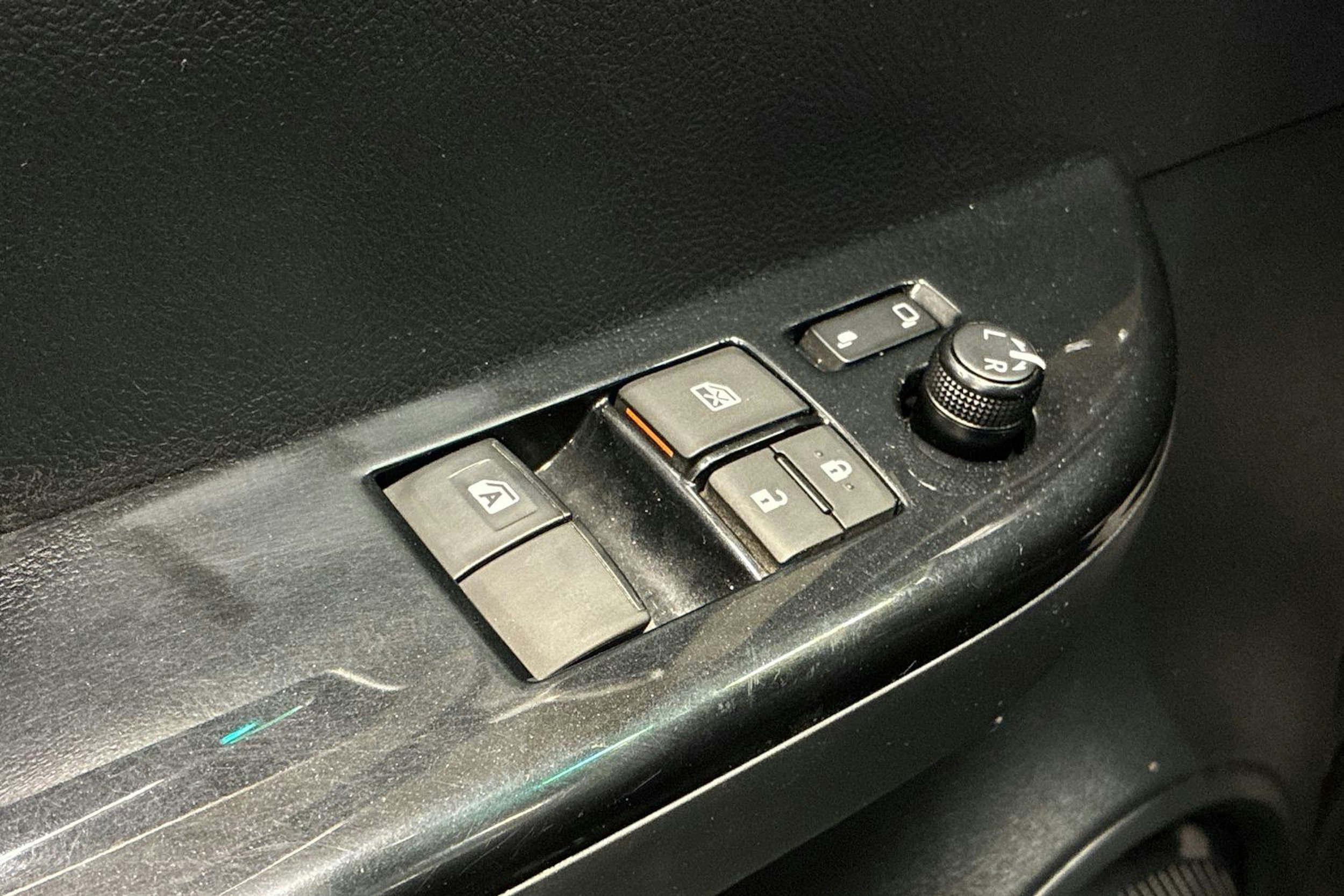 ruskea (beige) Toyota Hilux 2022 kuva 16.