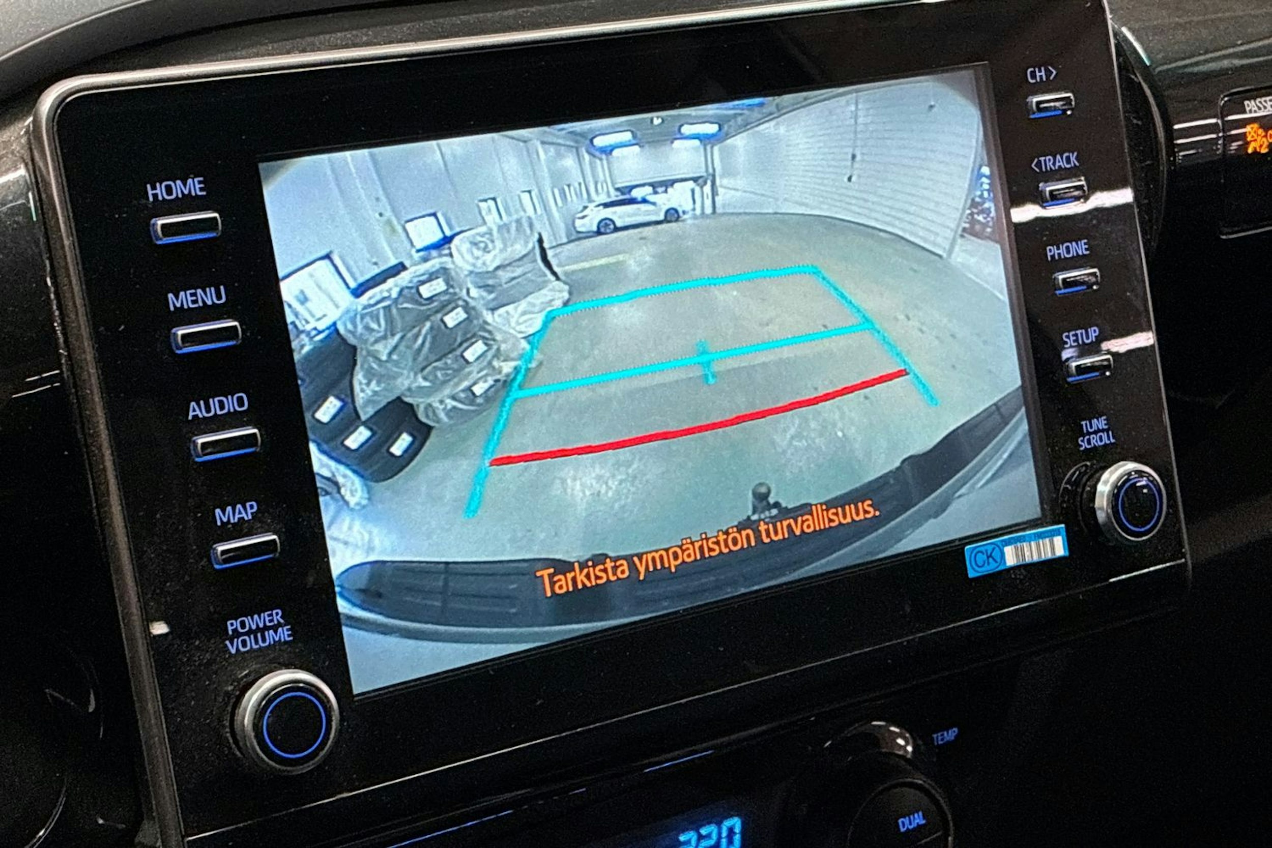 ruskea (beige) Toyota Hilux 2022 kuva 18.