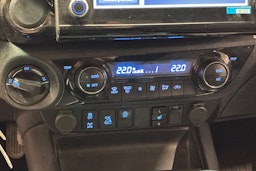 ruskea (beige) Toyota Hilux 2022 kuva 19.