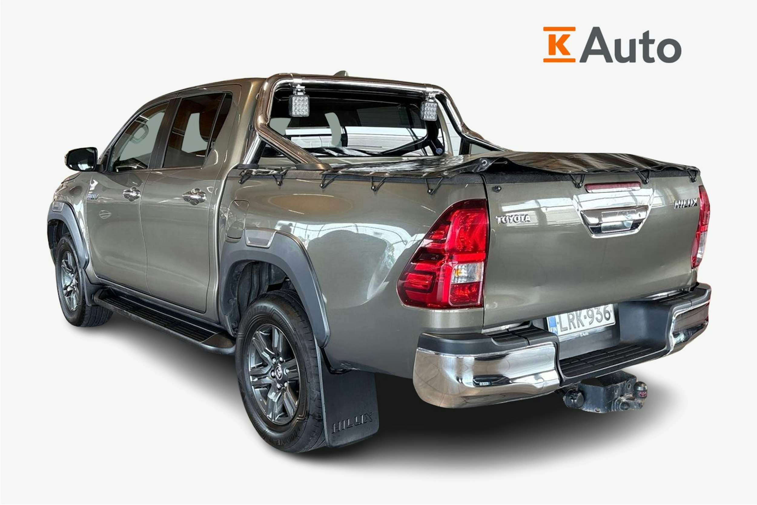 Ruskea (beige) Toyota Hilux 2022 kuva 2.