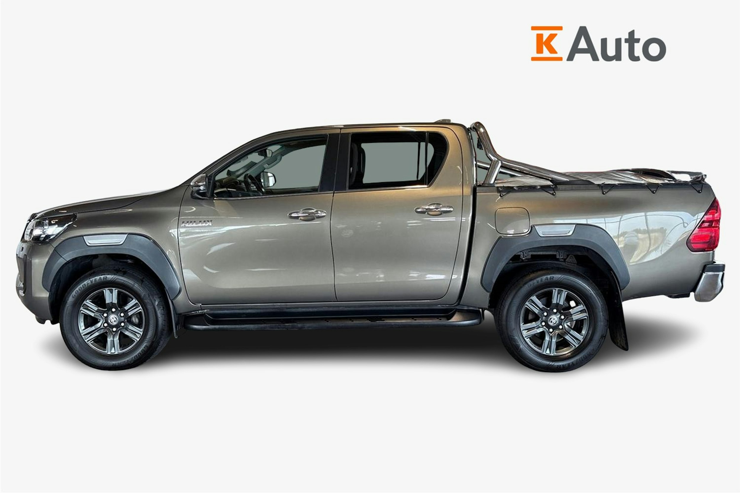 Ruskea (beige) Toyota Hilux 2022 kuva 6.