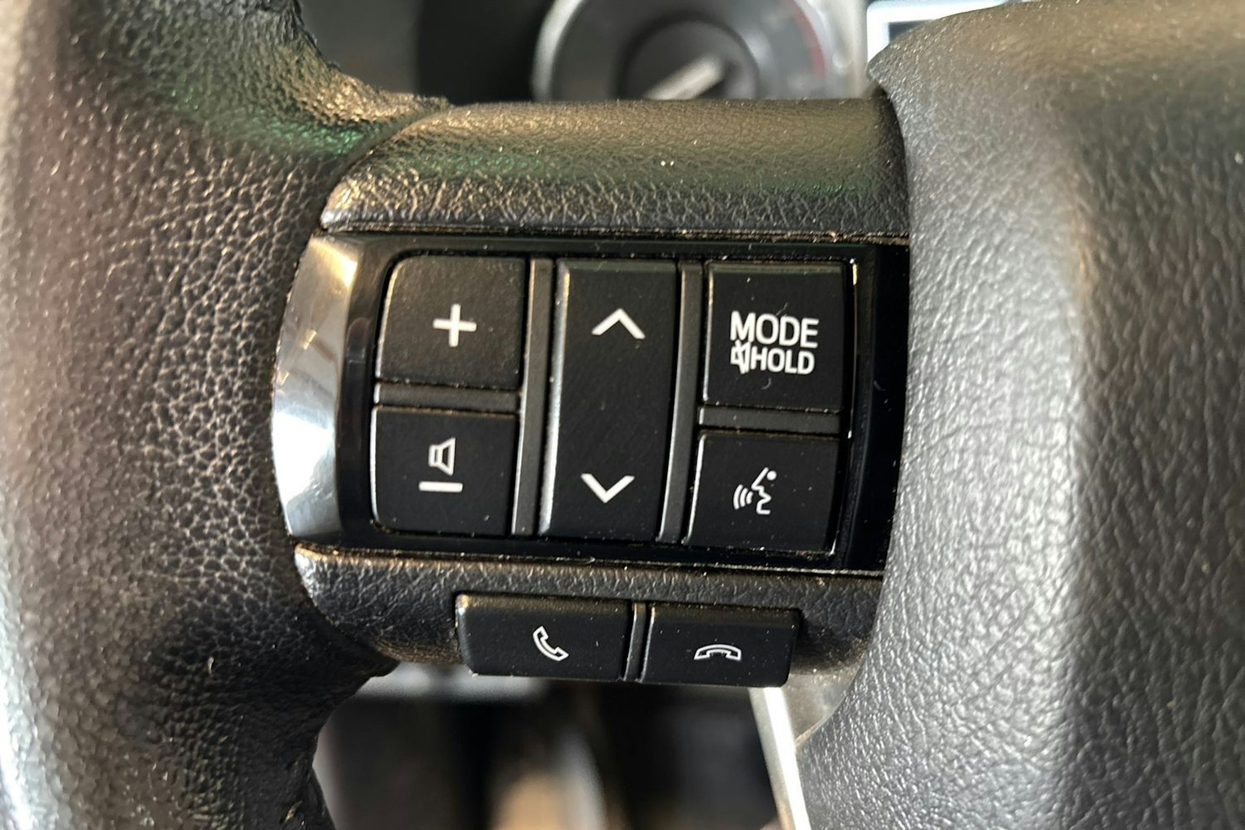 Ruskea (beige) Toyota Hilux 2022 kuva 17.