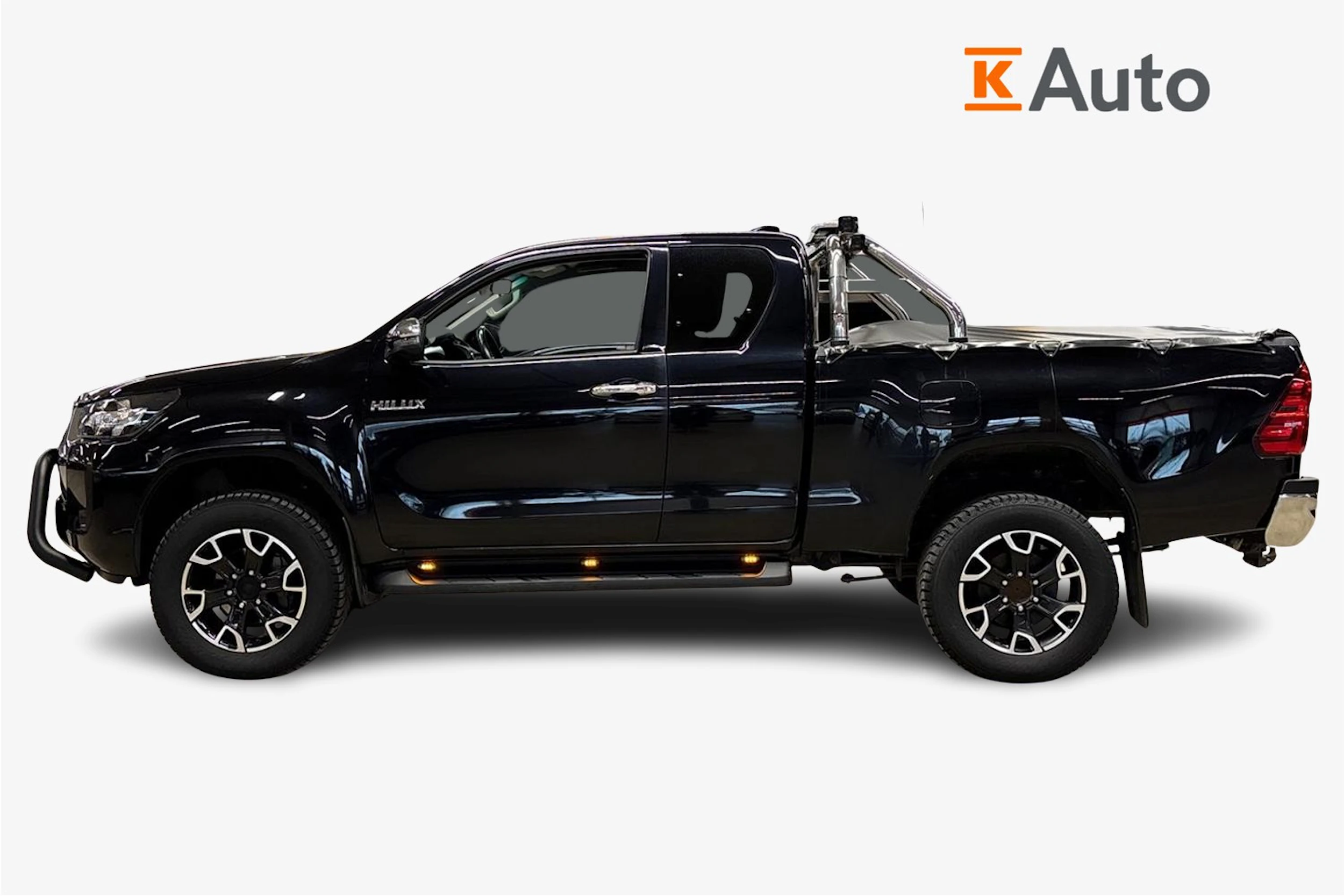 musta Toyota Hilux 2022 kuva 7.