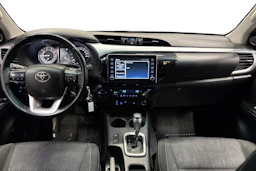 musta Toyota Hilux 2022 kuva 9.