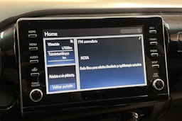 musta Toyota Hilux 2022 kuva 19.