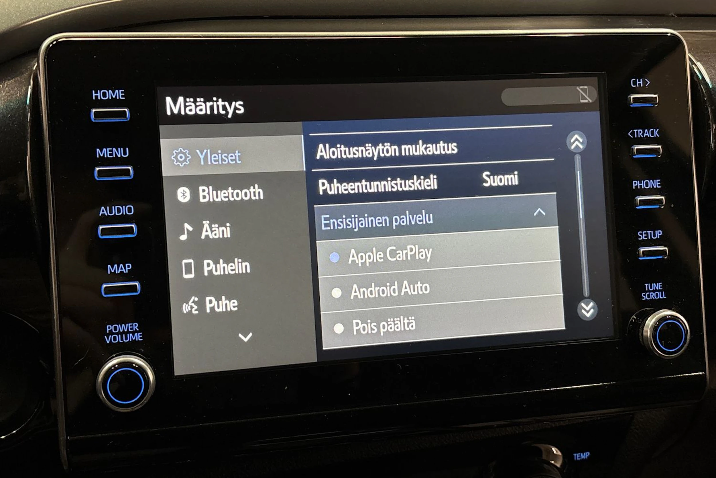 musta Toyota Hilux 2022 kuva 22.